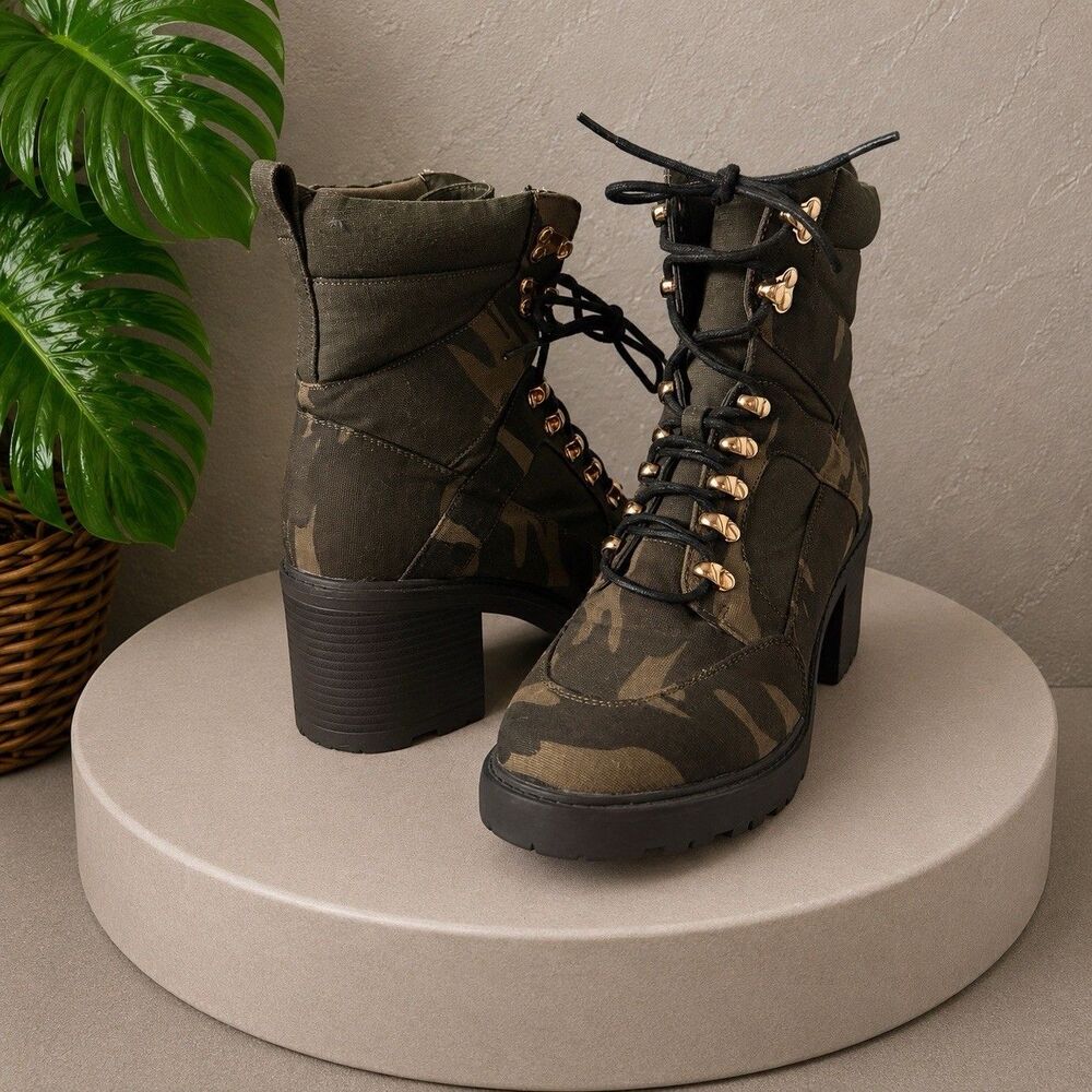 Shoedazzle Camo  Combat Boots Women's 8 Lace Up Ankle Booties Military Style